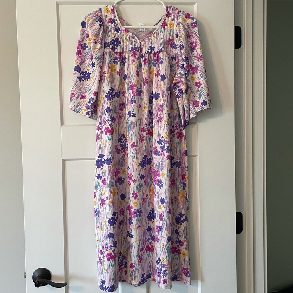 Vintage Katz 60s 70s flutter sleeve nightgown